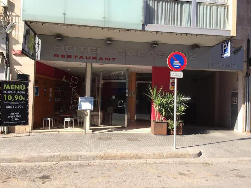 Hotel Calasanz Molins de Rei Exterior foto